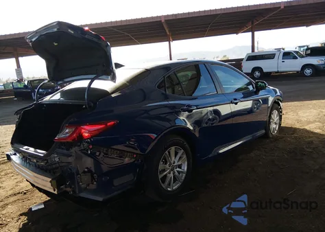 2026 Toyota Camry Le z USA, uszkodzony, nr VIN 4T1DAACK4TU220638